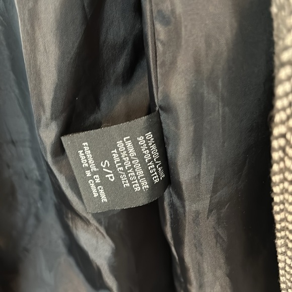 Belted fall coat in herringbone pattern. - Picture 5 of 5